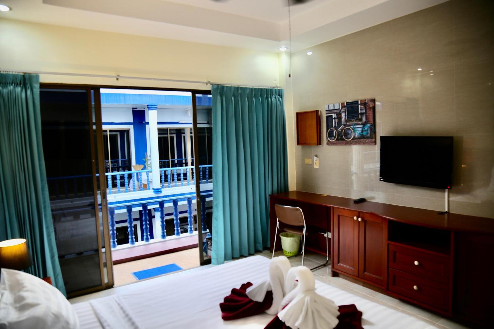 The Club Inn - Kamala Beach Exteriör bild