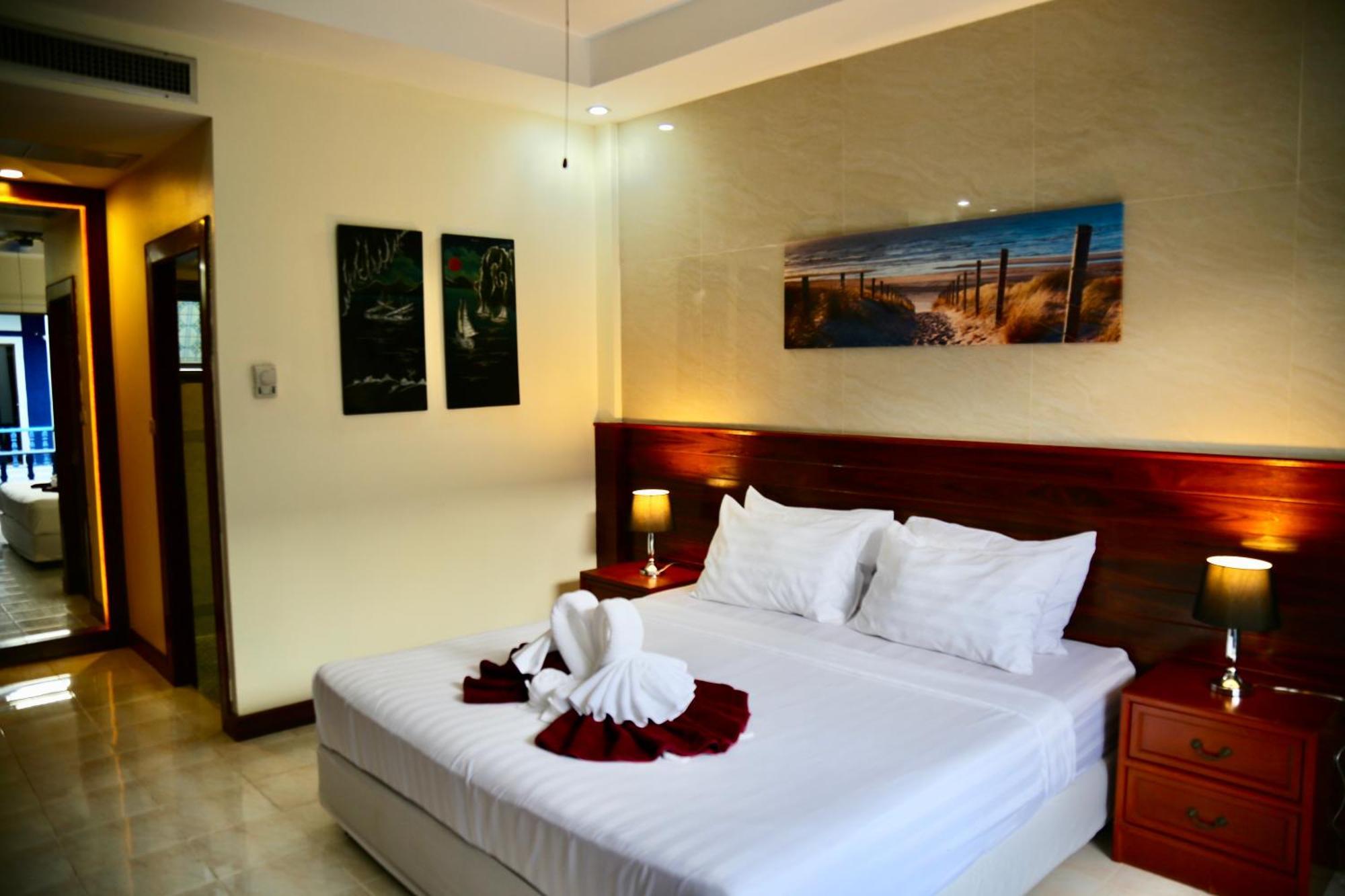 The Club Inn - Kamala Beach Exteriör bild
